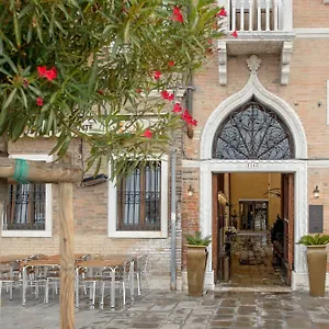 palazzo-veneziano.hotelinveneto.com/